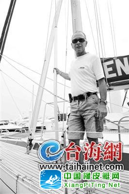 65岁瑞典老人帆船环游世界 慕名来到五缘湾