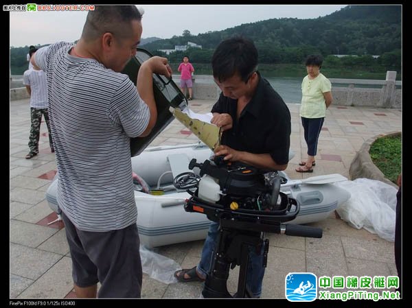 倒入汽油