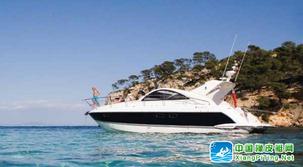 38GT亦象征着Fairline 有史以来最高速的游艇即将面世。该游艇由两台Volvo Penta全新D6-400引擎推进，最高速度可达到45海里。