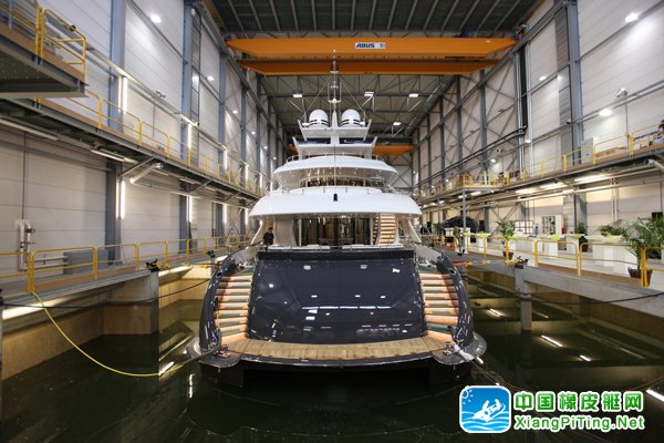 Heesen Yachts很自豪地宣布，前项目号为Zentric的15944号已于2012年1月13日在位于荷兰Oss的船厂内下水。