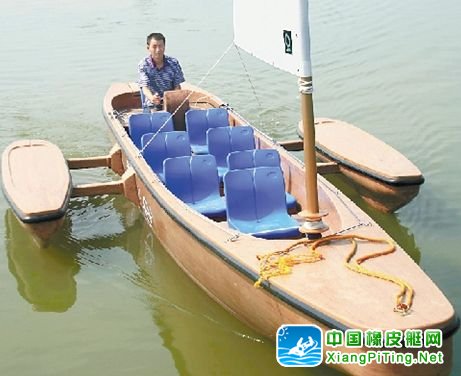湘湖新添的独木舟