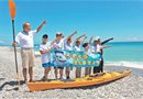 台湾8名“不老水手”划独木舟挑战冒险旅程
