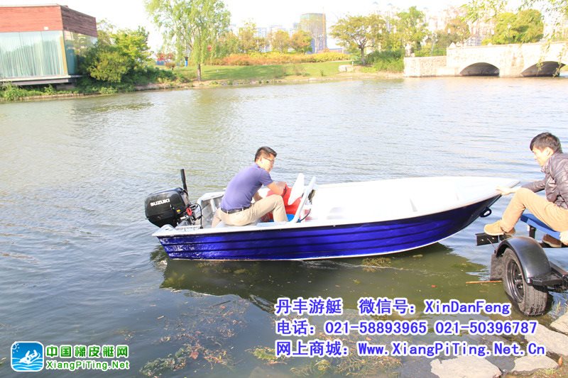 丹丰游艇DF-350铝合金船下水  上海松江提船