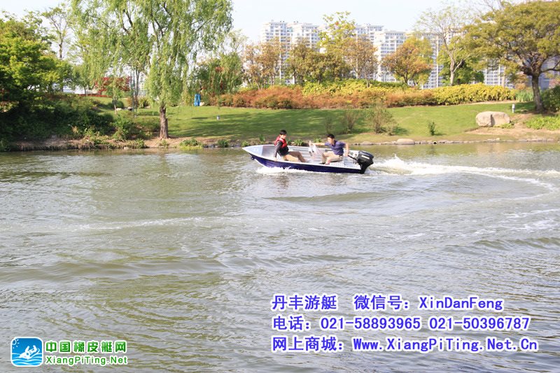 丹丰游艇DF-350铝合金船下水  上海松江提船