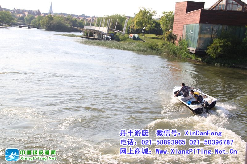 丹丰游艇DF-350铝合金船下水  上海松江提船