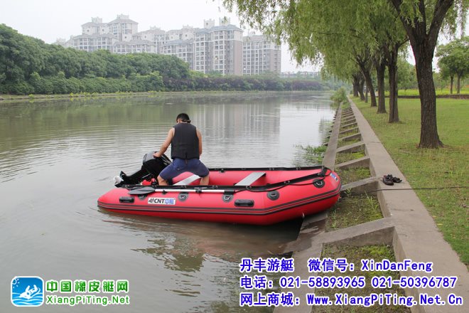 中艇CNT V335AL 骨灰级玩家橡皮艇 上海松江泰晤士小镇水下测试