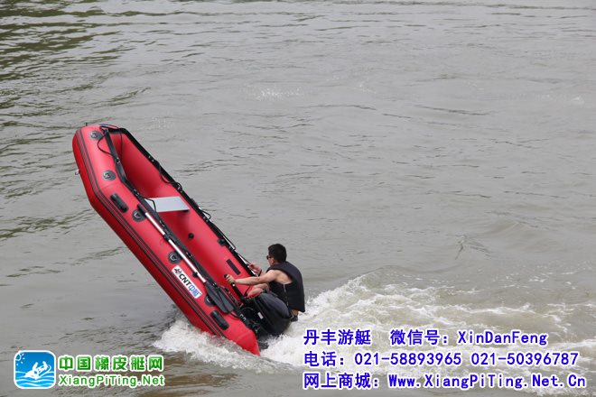 中艇CNT V335AL 骨灰级玩家橡皮艇 上海松江泰晤士小镇水下测试