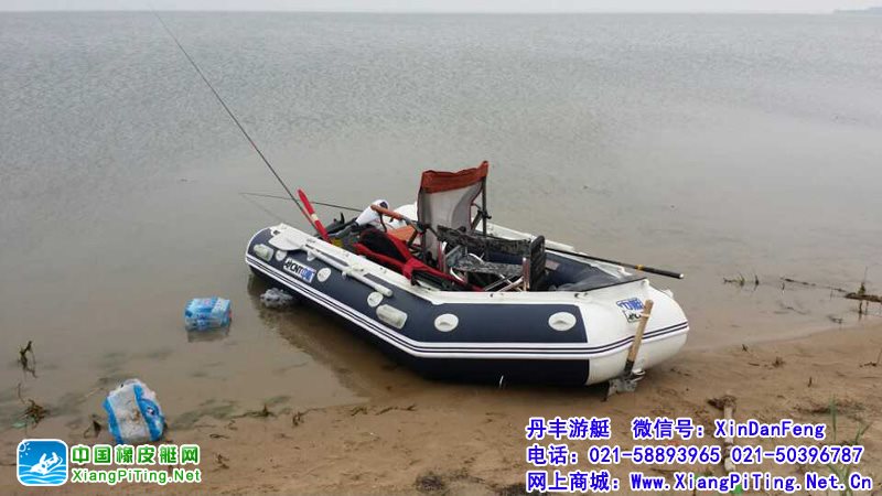 钓鱼就要找块清静的地方，嗮嗮我的装备，中艇CNT V335AL品牌橡皮艇配上珀尔电动马达