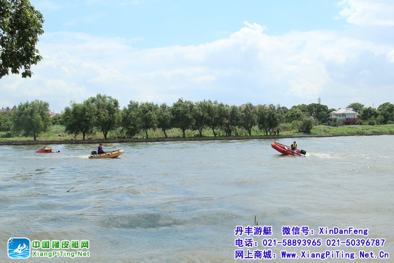淀山湖 夏天约上几个小伙伴 一起感受乘风破浪的激情  中艇CNT V335AL休闲橡皮艇配铃木2冲程15马力船外机