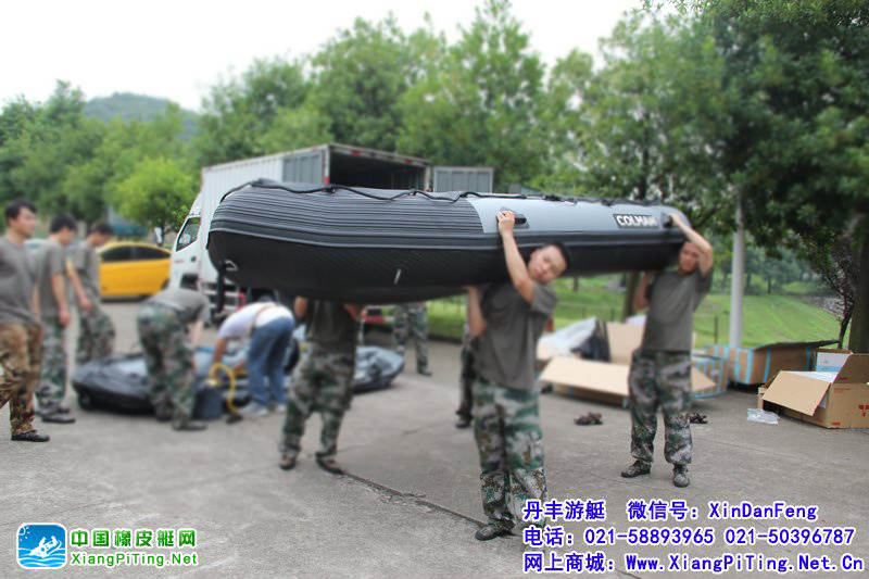 抗洪抢险 某武警部队增加新装备  COLMAN品牌专业救援船军用系列橡皮艇冲锋舟