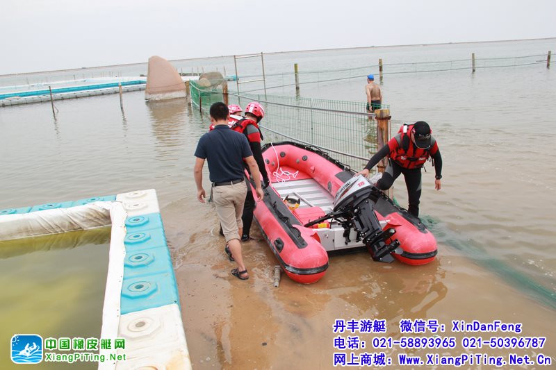 上海金山城市沙滩应邀对橡皮艇和船外机使用的培训   进口机器东发2冲程18马力船外机配救援船橡皮艇