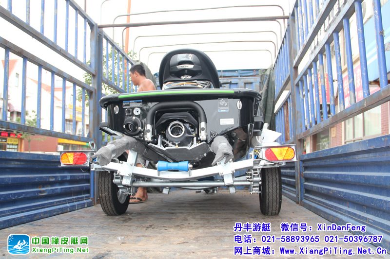 沈阳高先生  上海提艇  日本川崎(Kawasaki Jet Ski）310LX水上摩托艇配专用拖车