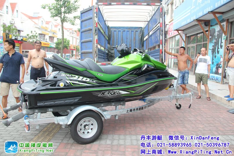沈阳高先生  上海提艇  日本川崎(Kawasaki Jet Ski）310LX水上摩托艇配专用拖车