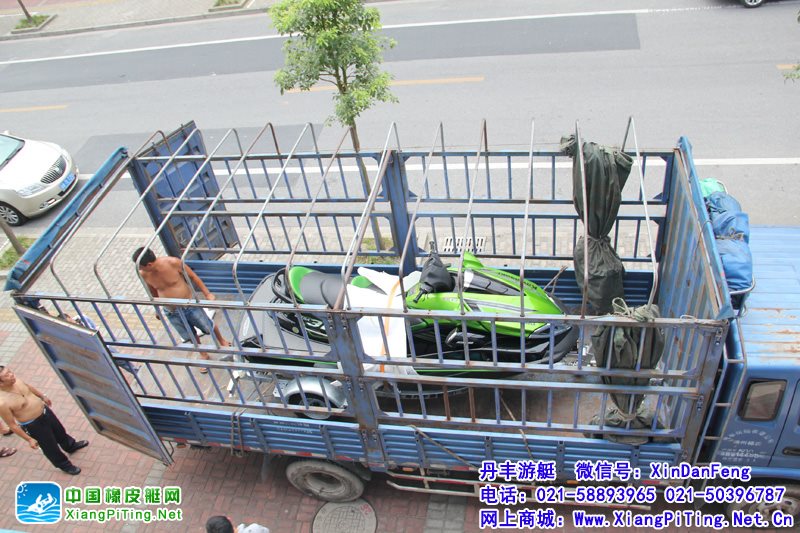 沈阳高先生  上海提艇  日本川崎(Kawasaki Jet Ski）310LX水上摩托艇配专用拖车