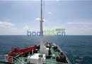 中国科考船“大洋一号”乘风破浪纵贯南中国海航行