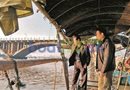 女子产后抑郁从泉州大桥跳下 两渔翁驾泡沫船奋力救人